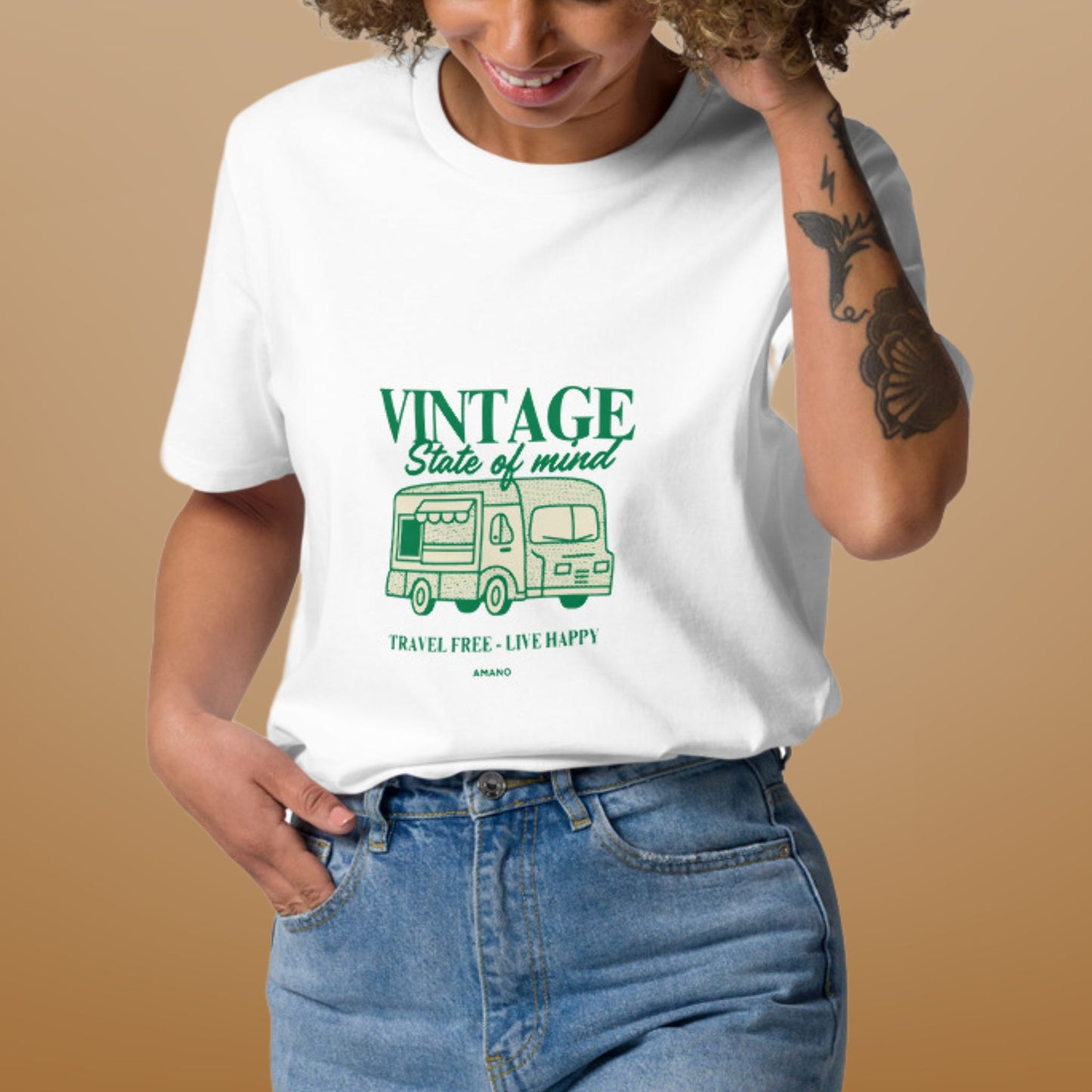 T-shirt Amano -  Vintage Travel Free, Live Happy 🌎